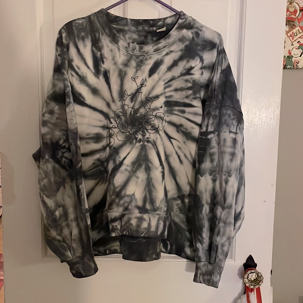 Levi’s Embroidered Black/white Tie Dye Sweatshirt organic cotton size XL